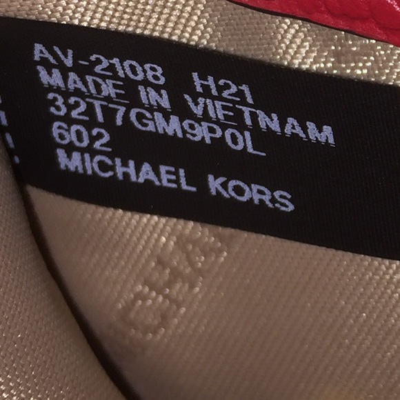 Michael Kors Crimson Leather Coin Purse Wristlet - Picture 7 of 8